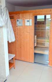 Die Sauna steht allen Gästen 
zur Verfügung, ist aber abschließbar und es 
gibt ein 