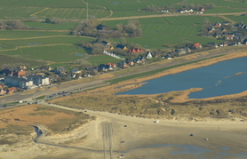 Luftansicht Ordinger Strand mit Deichhus  
